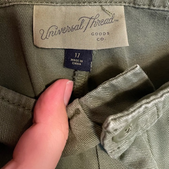 Universal Thread Cropped Wide Leg Cargo Pants - Picture 5 of 7